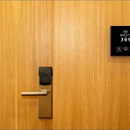 Bounty Hotel