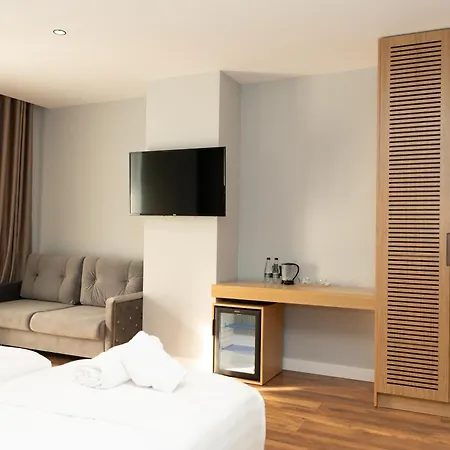 Bounty Otel Golem (Tirana)