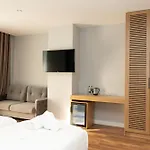 Bounty Hotel Golem (Tirana)